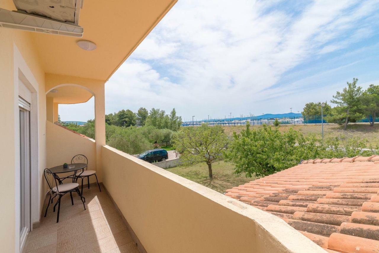 Apartman Lea Sukosan Exterior photo